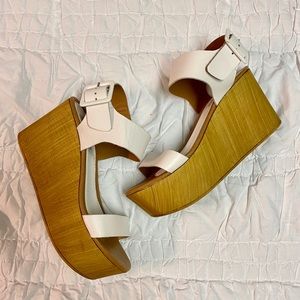 WHITE PLATFORM STEVE MADDEN SHOES